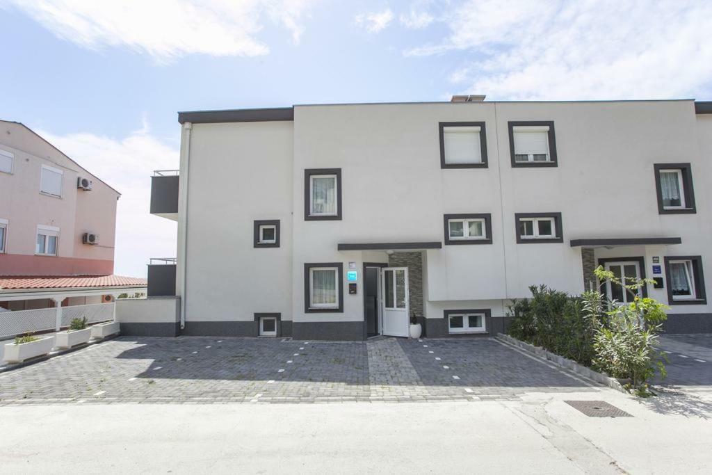 Apartman Tony Макарська Екстер'єр фото